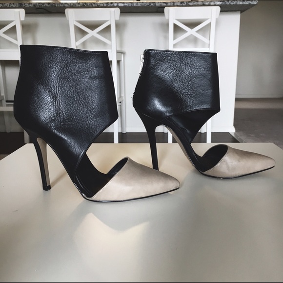 Aldo Shoes - Aldo Nude & Black Heels Aldo Shoes - Aldo Nude & Black Heels