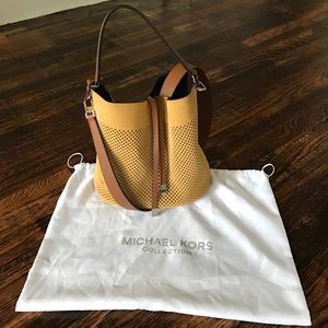 MICHAEL KORS COLLECTION