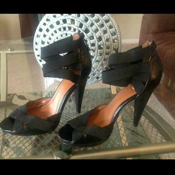 Calvin Klein Black & Sophisticated Heel