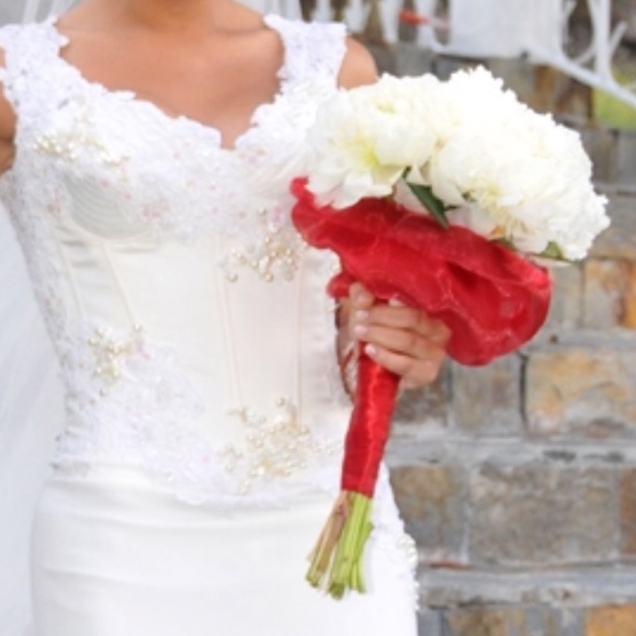 Custom Design Wedding Dress Like new! - Picture 1 of 4