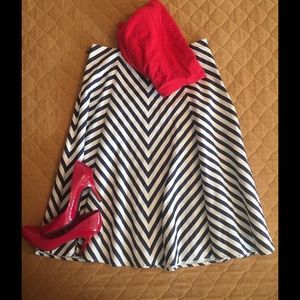 Jones New York signature navy blue & wht skt sz 10