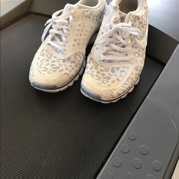 Nike animal print running sneaker size 10