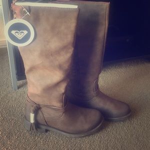 Chocolate roxy boots