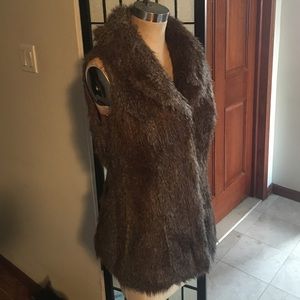 Revue faux fur vest, Small