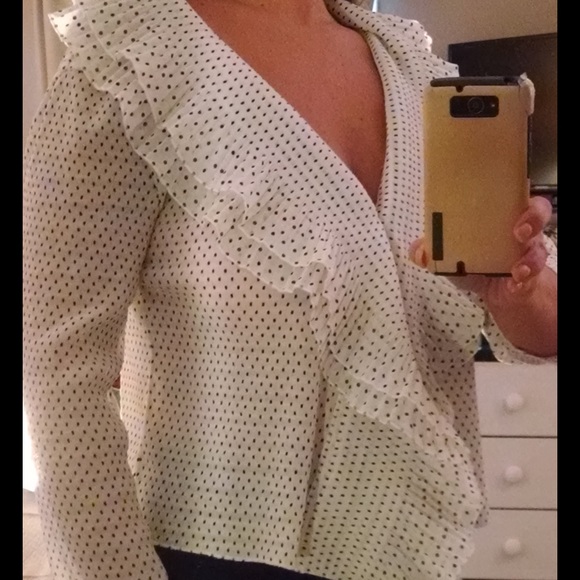 ✨✨3 for $15✨✨ 💥Fancy Black & White Top💥 - Picture 2 of 2