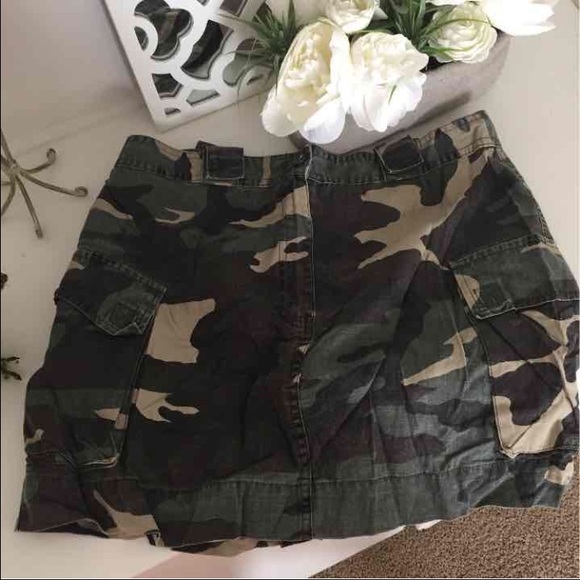 Camouflage Jean Skirt American Eagle 12