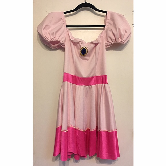 Princess Peach Halloween Costume