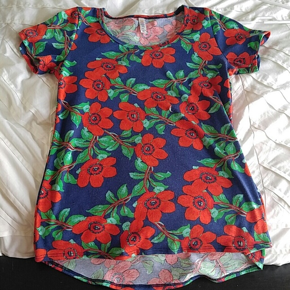 Classic lularoe shirt