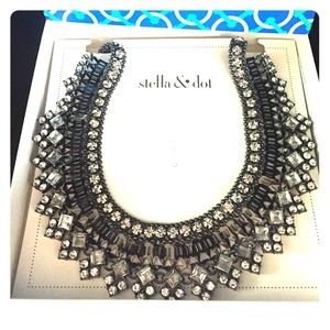 Stella & Dot - Palladian Statement Necklace