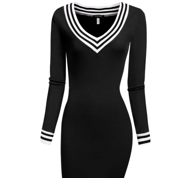 Dresses & Skirts - FINAL REDUCTION❣️CLEARANCE👠BLACK V-NECK DRESS