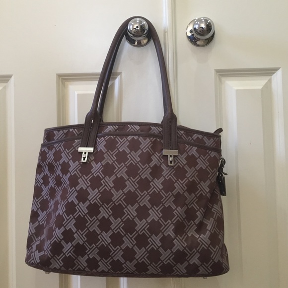 Tumi Handbags - TUMI! 🎉🎉Perfect travel tote w/ dust bag!