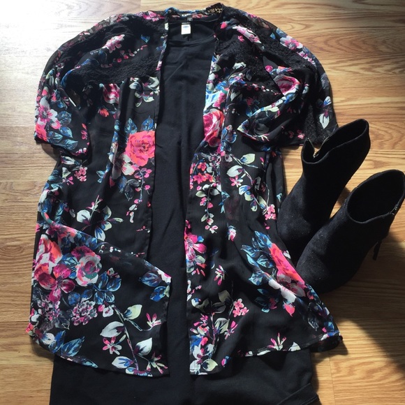Express Floral Kimono