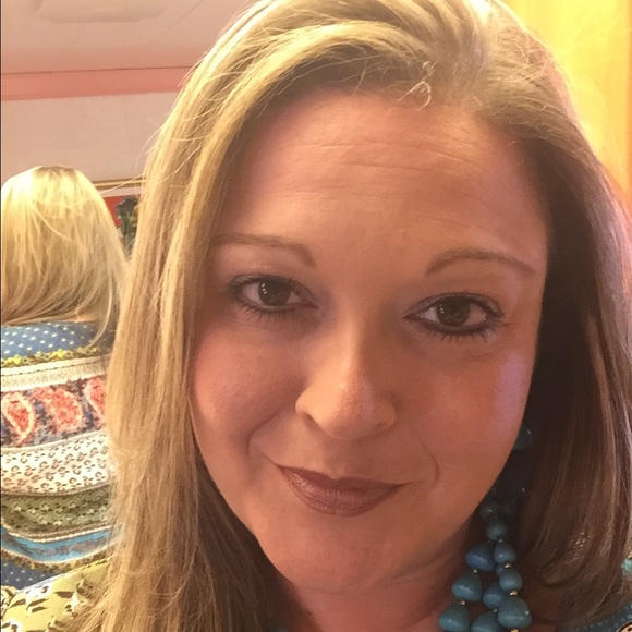 Meet your Posher, Leigh-ann - Picture 1 of 1