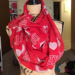 Buckeye scarf