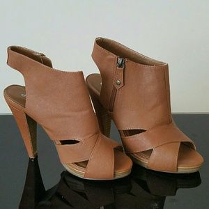Women's sandal booties