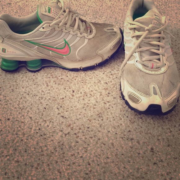 LAST CHANCE!! PINK & GREEN NIKE SHOX
