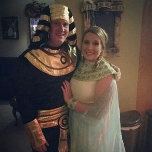 Meet your Posher, Abbey