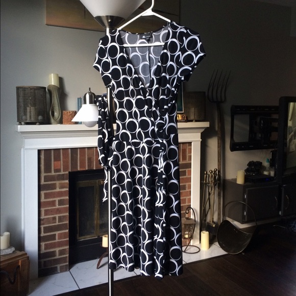 Black and white Classic wrap dress w/ long sash