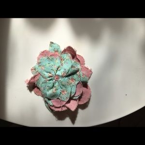 🌺 Anthropologie fabric flower pin 🌺