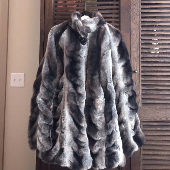 NEW Betsey Johnson faux chinchilla fur coat
