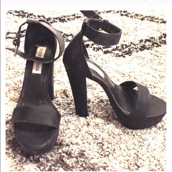 Steve Madden pumps
