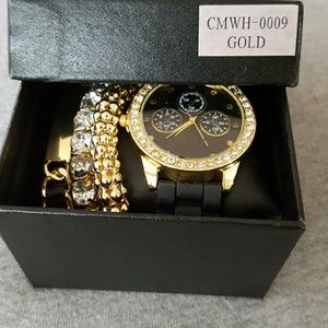 Black and gold  wristwhatch whit 3 bracelets with