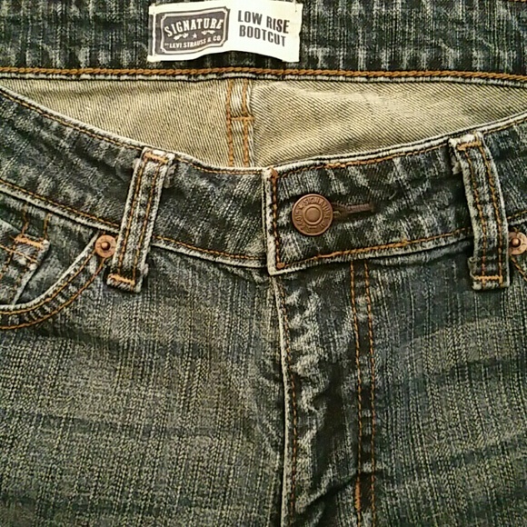 BOGO 50% Off Levi's Low Rise Bootcut - Picture 4 of 4