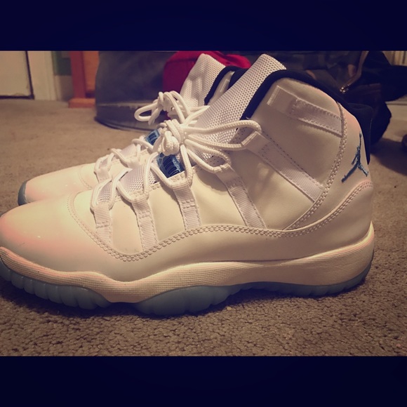 Jordan 11 Columbia