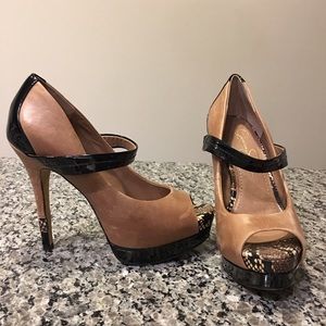 Jessica Simpson tan and black heels.