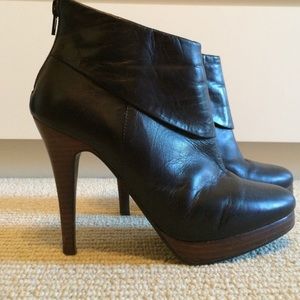 Steve Madden Trishia Black Ankle Boots 6.5