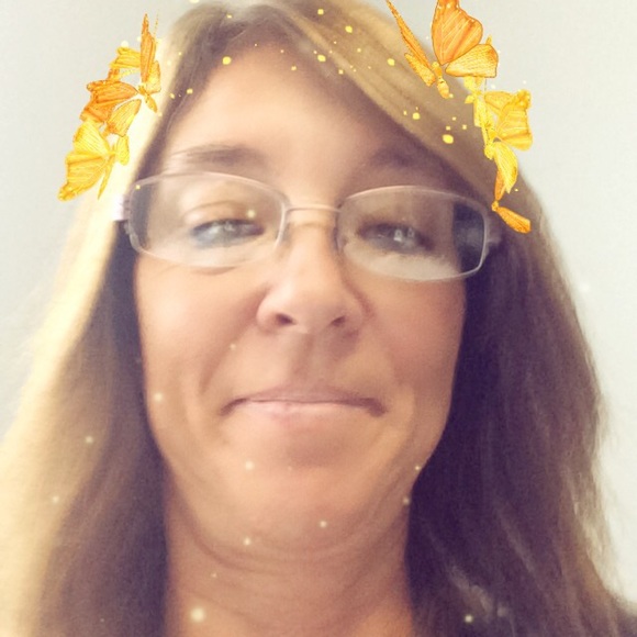 Meet your Posher, Lisa - Picture 1 of 1