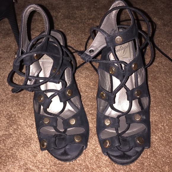 Shoes size 7
