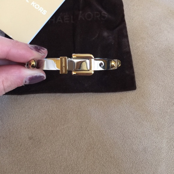 SOLD! NWT Michael Kors buckle bracelet - Picture 2 of 2