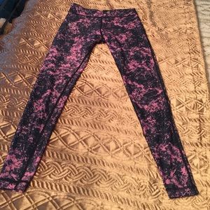 Under Armour print compression leggings
