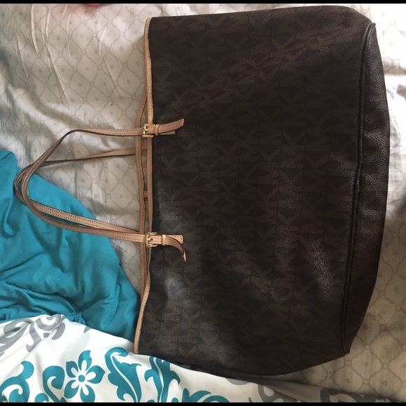 Michael Kors purse