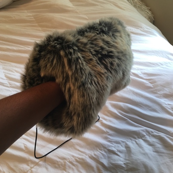 Purse/Hand warmer - Picture 2 of 3