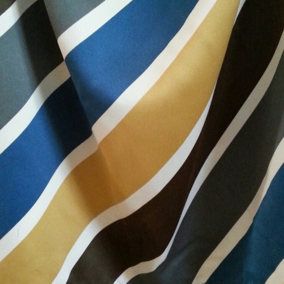 Sleeveless Blouse Limited Edition - Picture 4 of 4