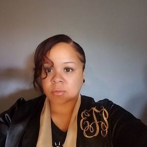 Meet your Posher, Evita