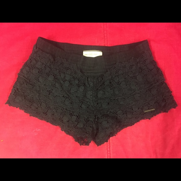 Abercrombie & Fitch navy blue floral lace shorts