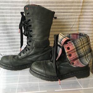 Triumph boots