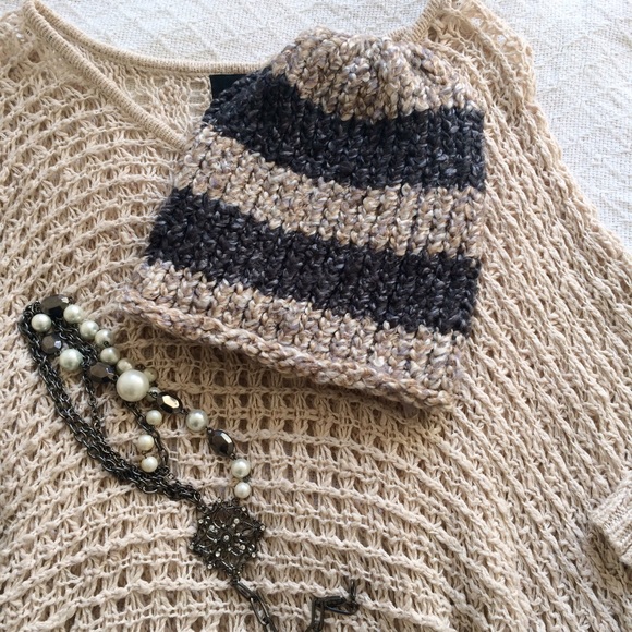 taupe & grey beanie - Picture 2 of 3