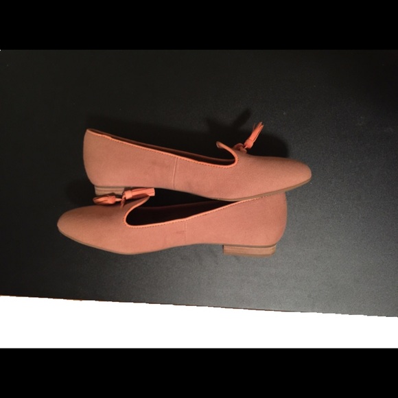 Shoes - Picture 2 of 4