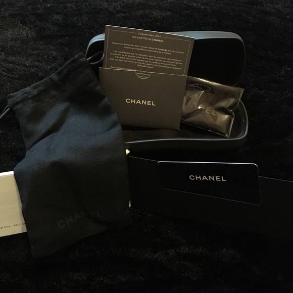 Chanel - Picture 2 of 3