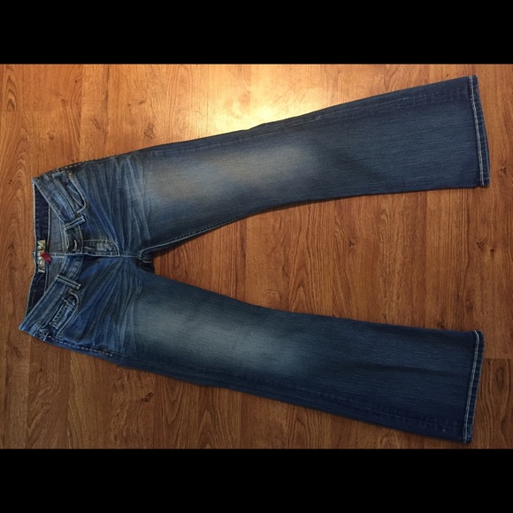 BKE Stella Jeans. Medium wash