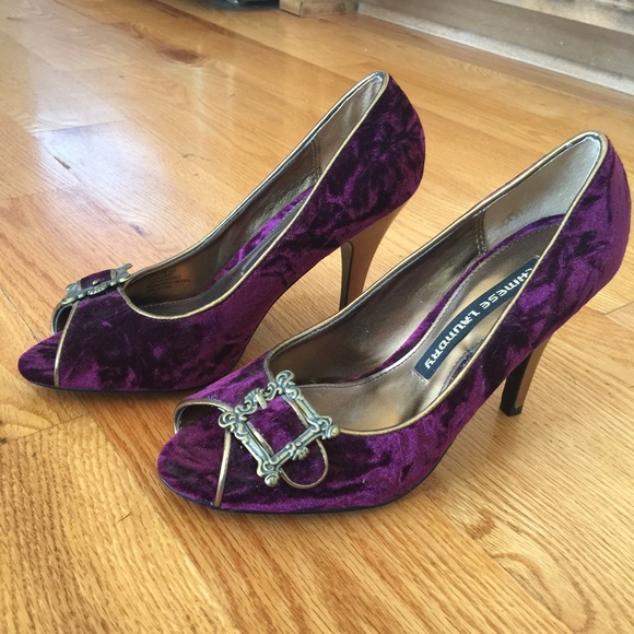 Chinese Laundry Velvet purple Heels
