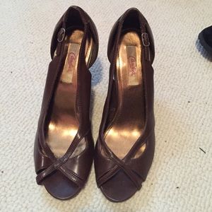 Adorable Candies brown peep toe wedges