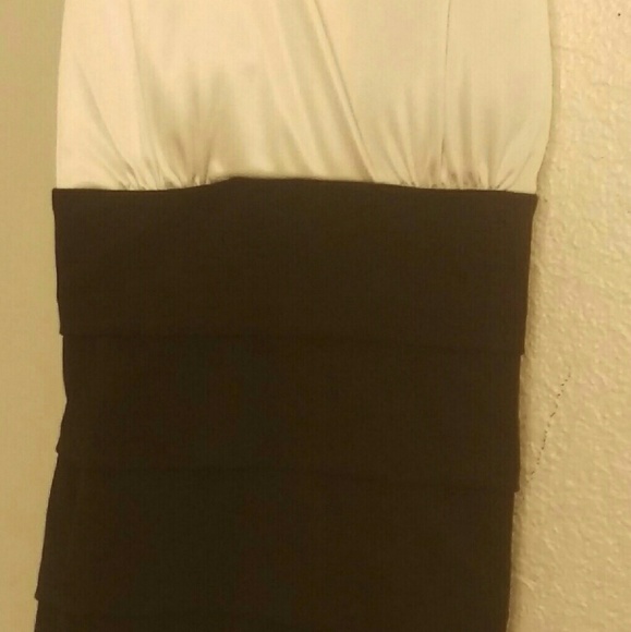 Dress - Picture 4 of 4