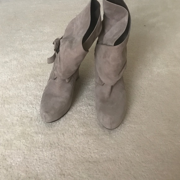Vera wang boots