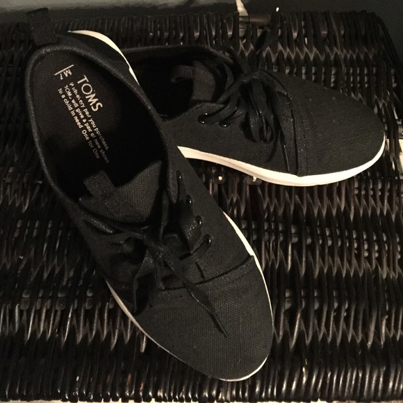 Toms shoes