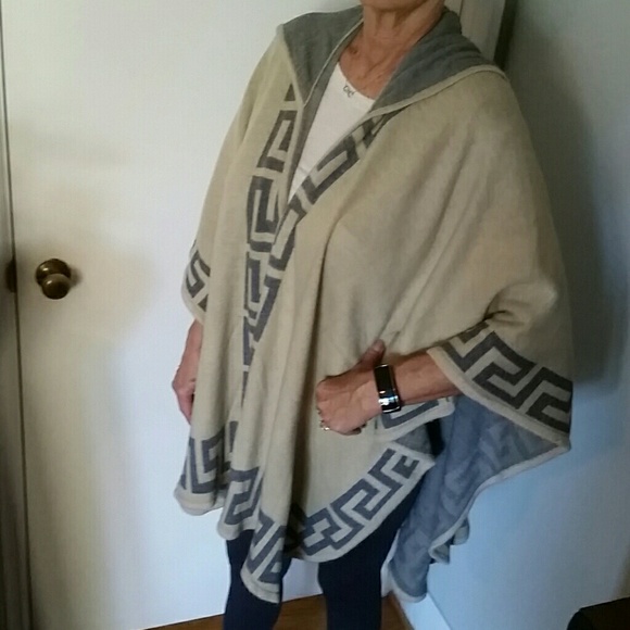 Ellie Kate Jackets & Blazers - Only 1 left HOODED JACQUARD OPEN PONCHO